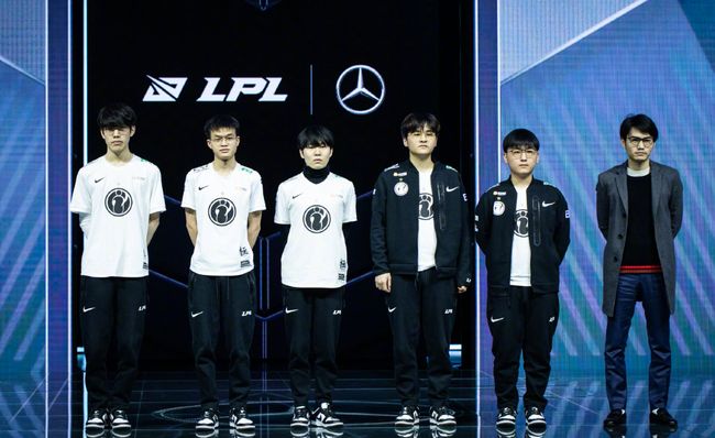 岩雀此类具 岩雀此类具